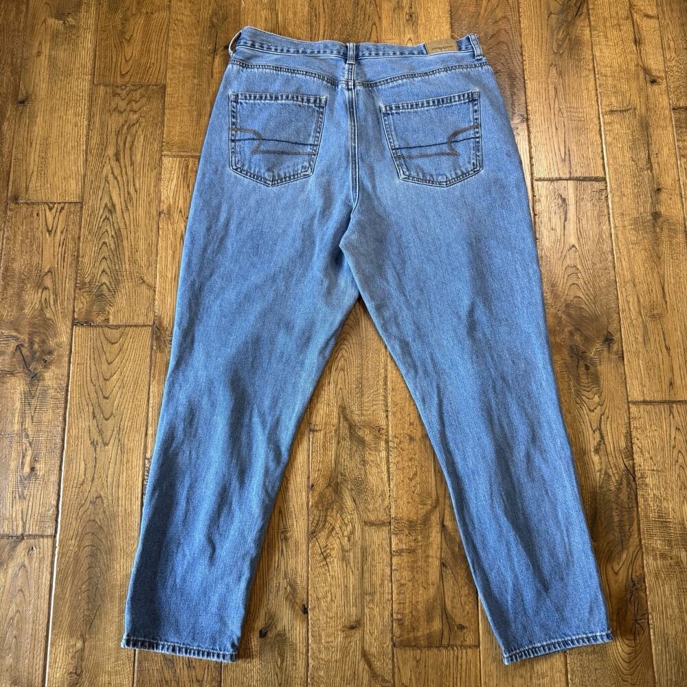 American Eagle Women's Size 12 High Rise Mom Jean Med Wash Inseam 28" Stretch - Picture 6 of 9